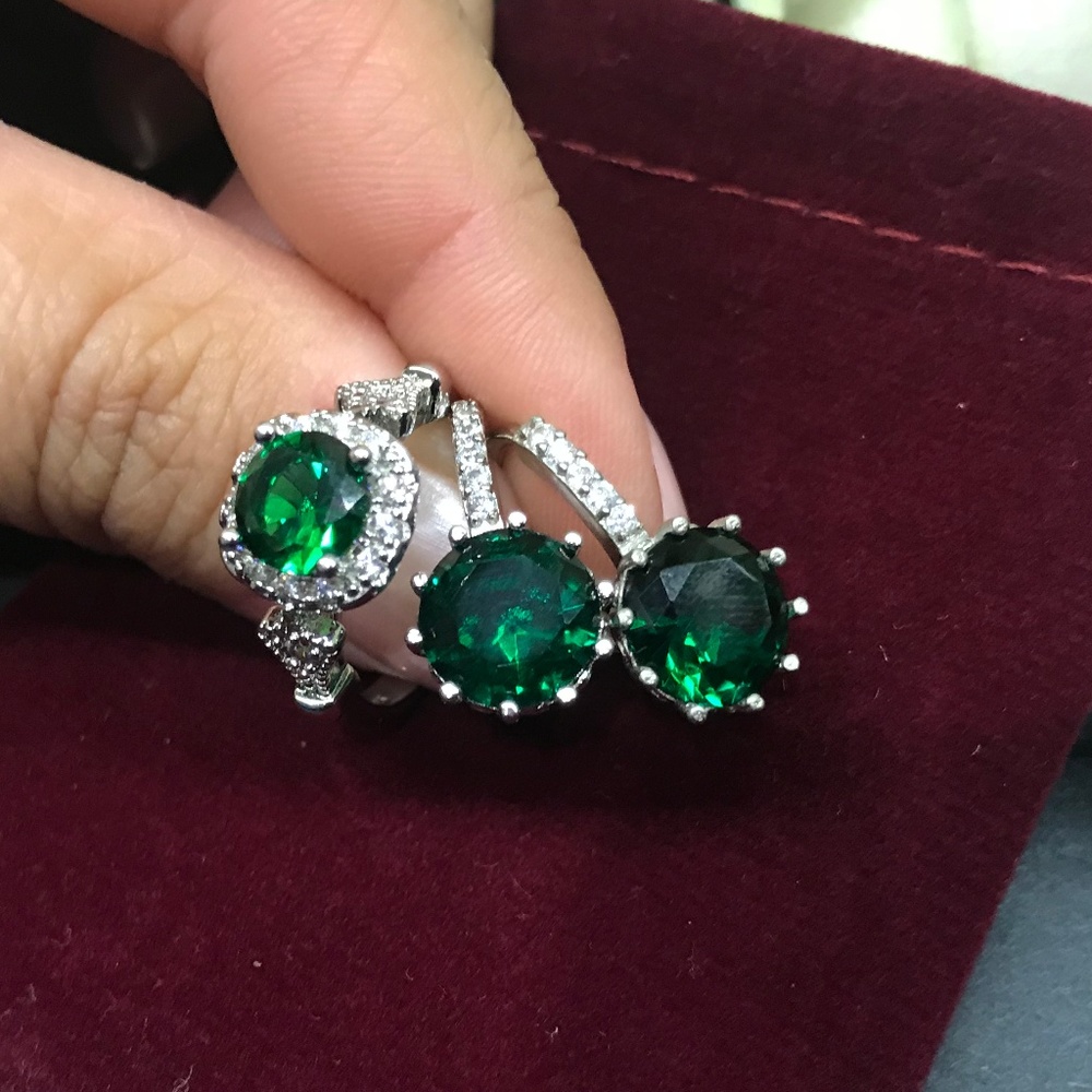 Green ring size 6, earrings and gift bag